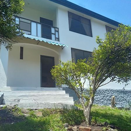 Casa Martin En Banos De Agua Santa Villa Екстериор снимка