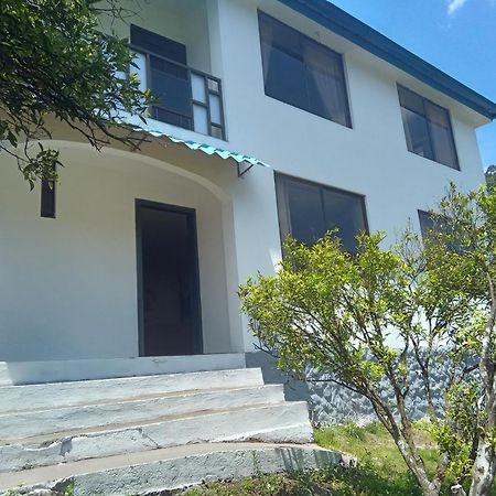 Casa Martin En Banos De Agua Santa Villa Екстериор снимка